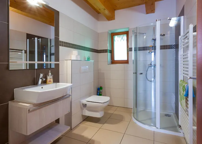 Chlumecky Dvur Aparthotel Chlumek