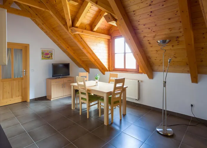 Aparthotel Chlumecký Dvůr *